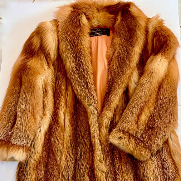 Luxurious, Fluffy and Silky Red Fox Coat, Medium - Picture 1 of 6